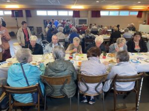 Le goûter des aînés : un rendez-vous de partage et d'espérance